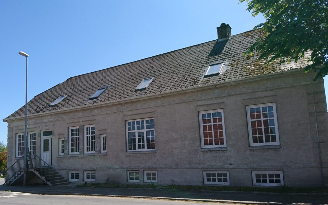 Central bygning bliver hvid igen