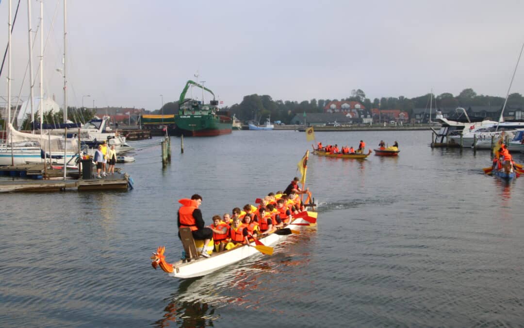 Varm dragebådssejlads i Nykøbing