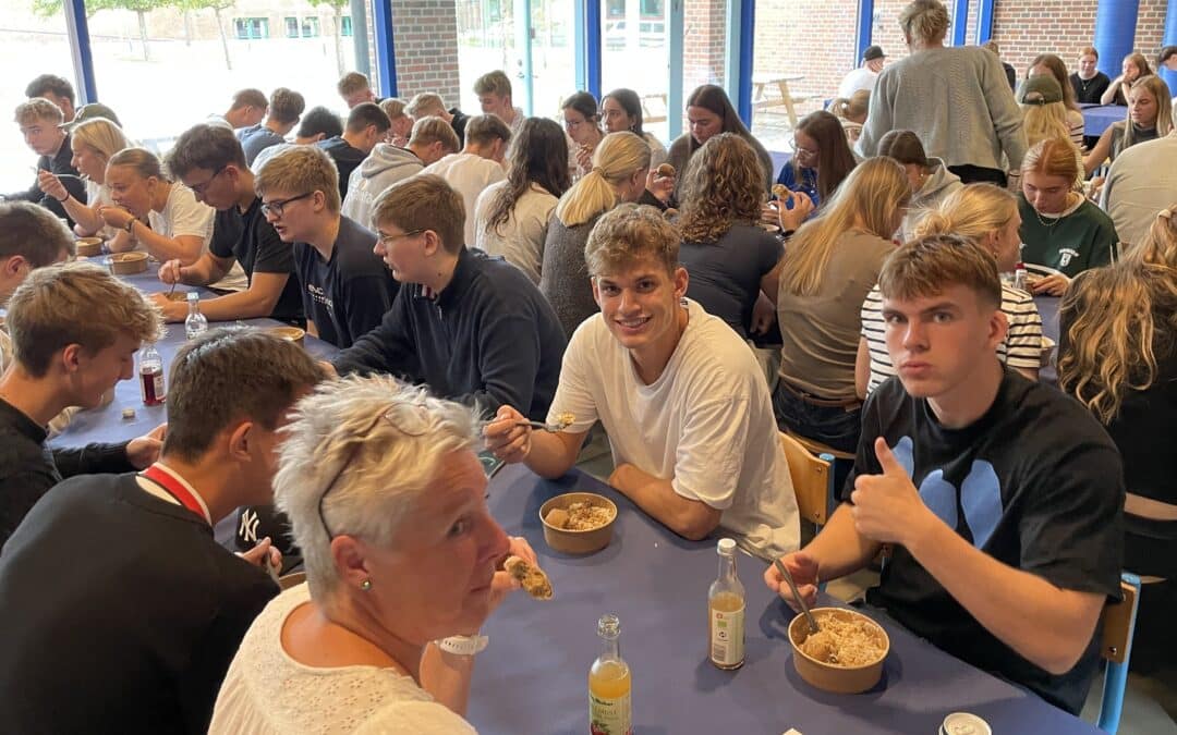 Fællesspisning for nye elever