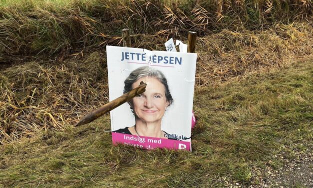 Voldsom hærværk mod valgplakater