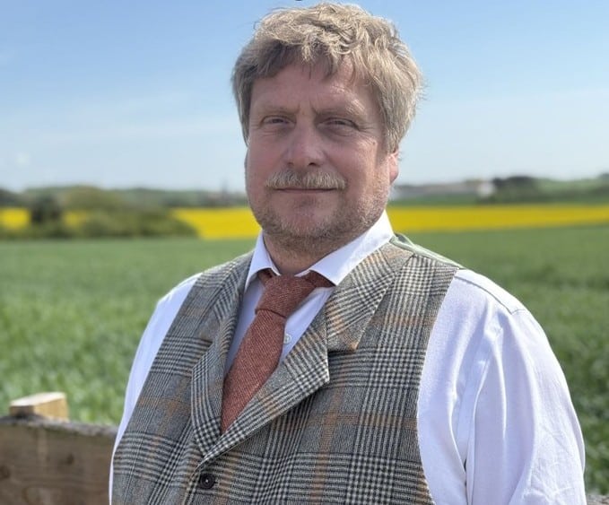 Læserbrev: Systemet glemmer midten