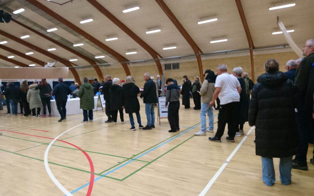 56,5 procent har stemt klokken 17.00